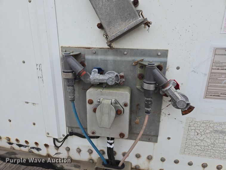 image for item DU2529 2011 Wabash dry van trailer