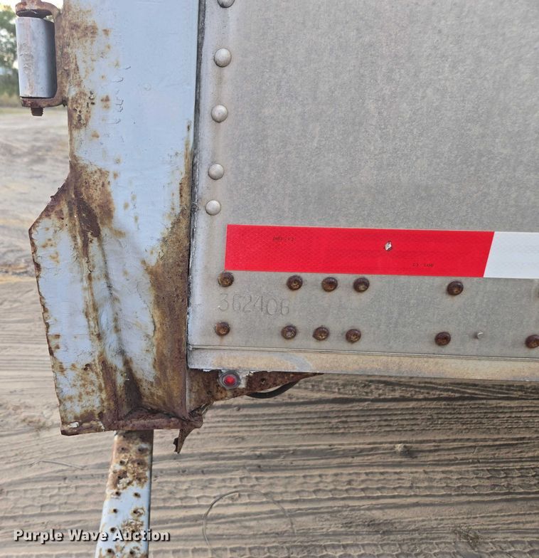 image for item DU2529 2011 Wabash dry van trailer