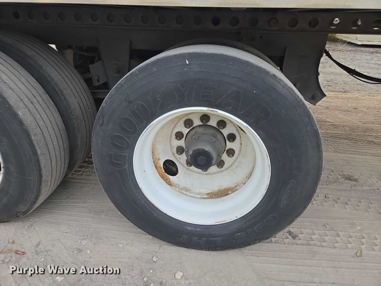 image for item DU2529 2011 Wabash dry van trailer