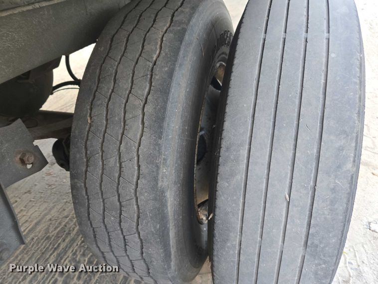 image for item DU2529 2011 Wabash dry van trailer