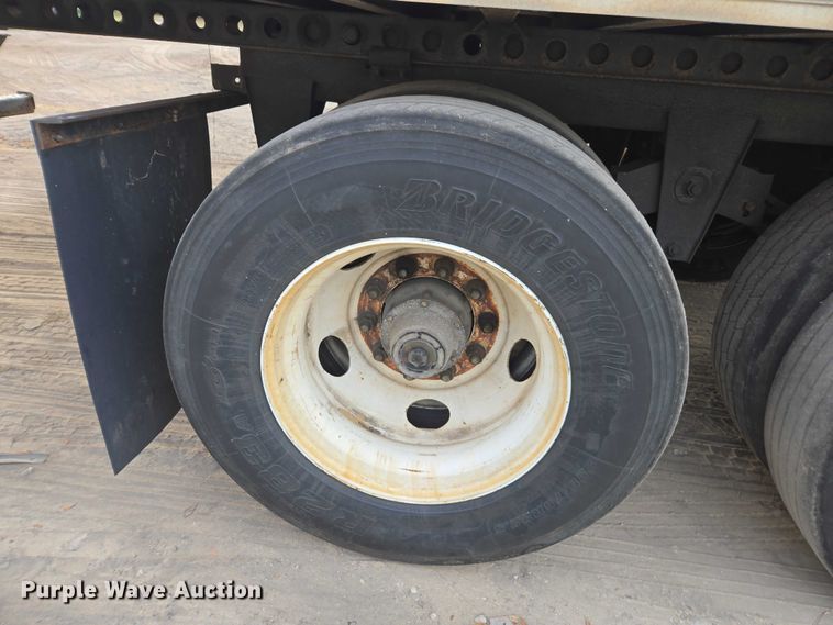 image for item DU2529 2011 Wabash dry van trailer