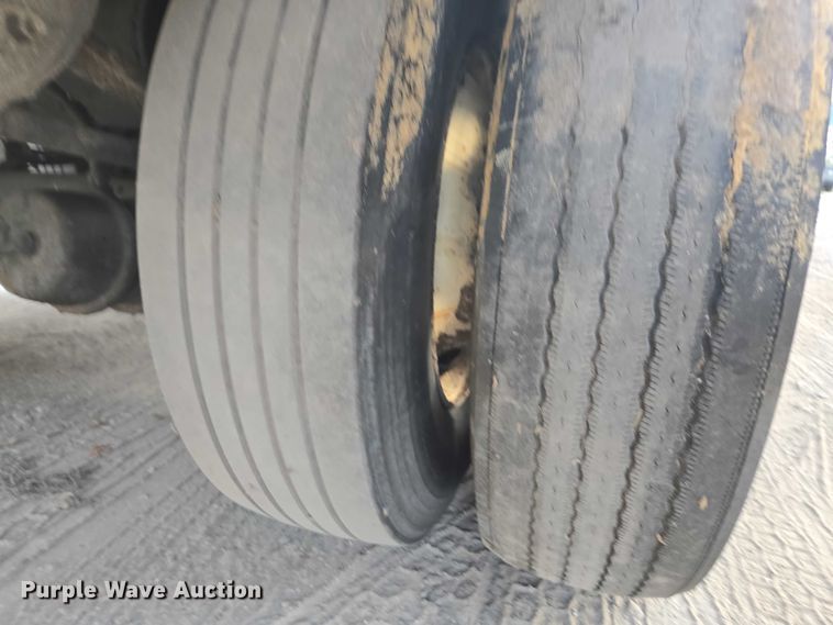 image for item DU2529 2011 Wabash dry van trailer