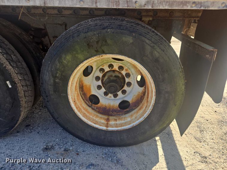 image for item DU2531 1992 Utility refrigerated van trailer