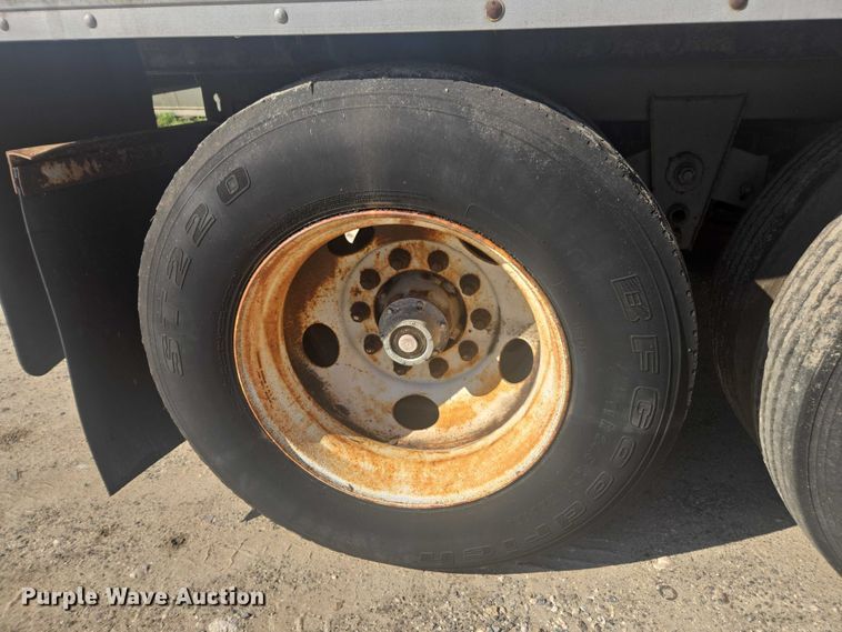 image for item DU2531 1992 Utility refrigerated van trailer