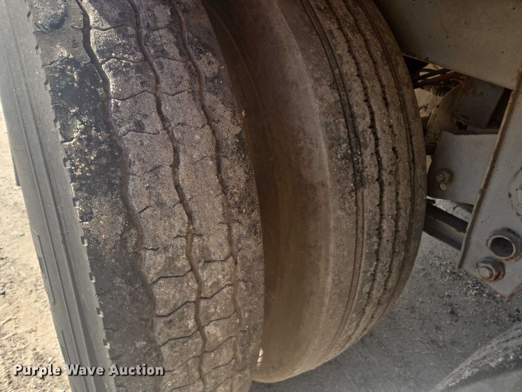 image for item DU2531 1992 Utility refrigerated van trailer