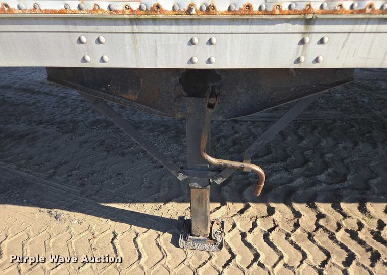 image for item DU2534 2005 Stoughton dry van trailer