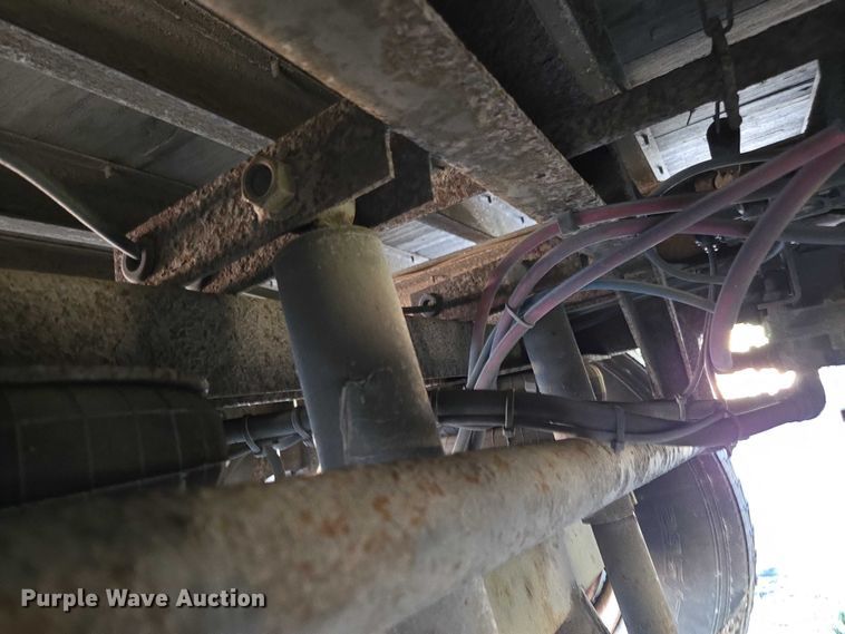 image for item DU2534 2005 Stoughton dry van trailer