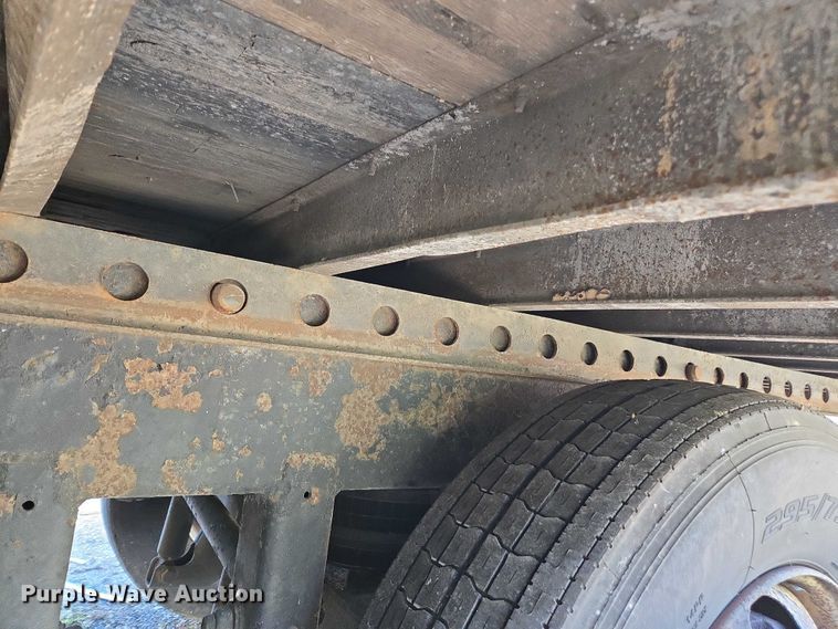 image for item DU2534 2005 Stoughton dry van trailer