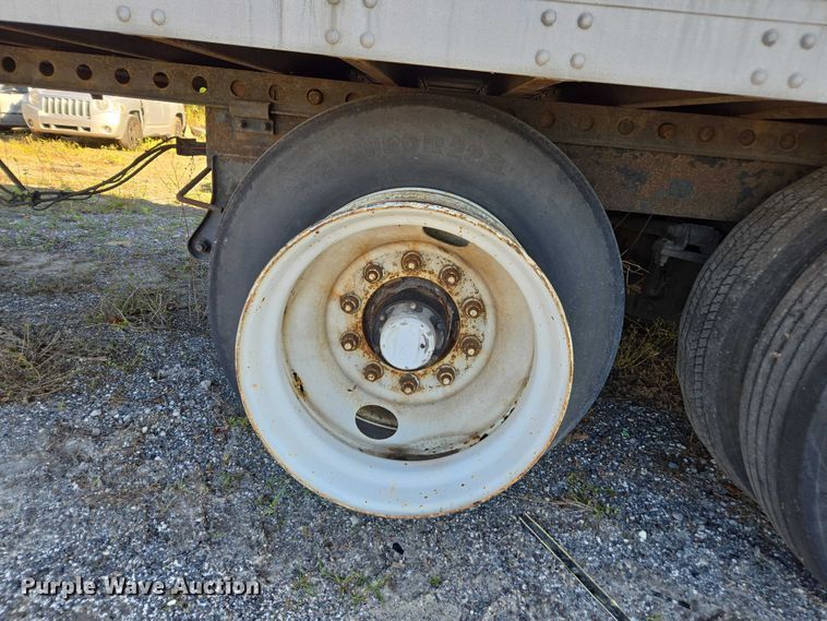 image for item DU2534 2005 Stoughton dry van trailer