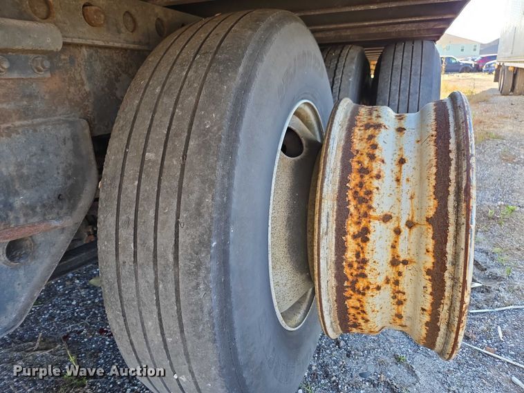 image for item DU2534 2005 Stoughton dry van trailer