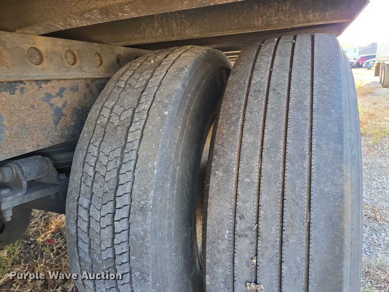 image for item DU2534 2005 Stoughton dry van trailer