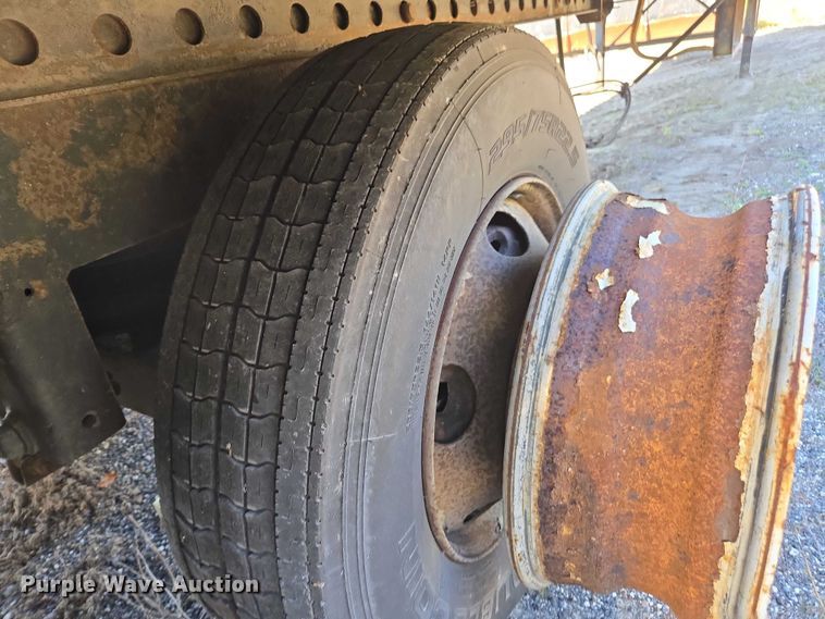 image for item DU2534 2005 Stoughton dry van trailer