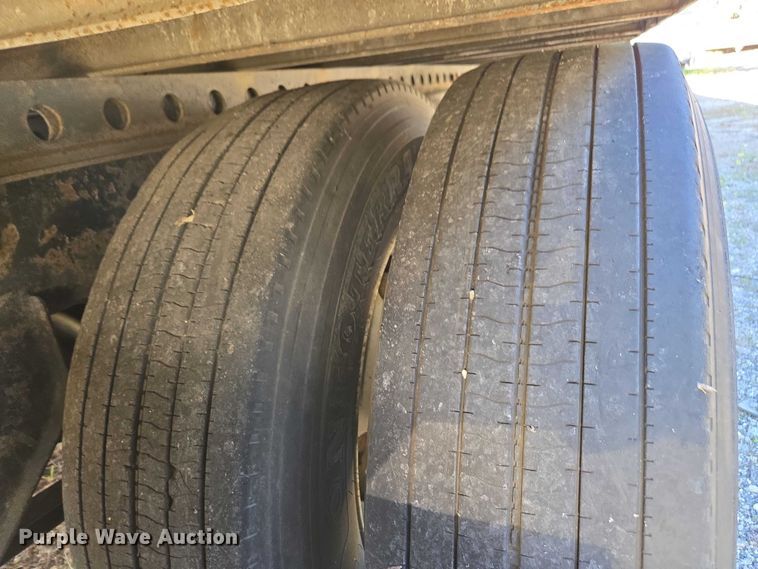 image for item DU2534 2005 Stoughton dry van trailer