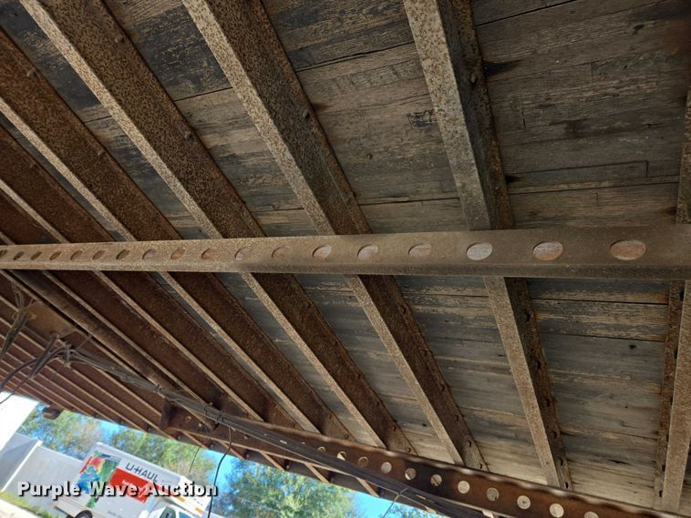 image for item DU2536 2011 Stoughton dry van trailer