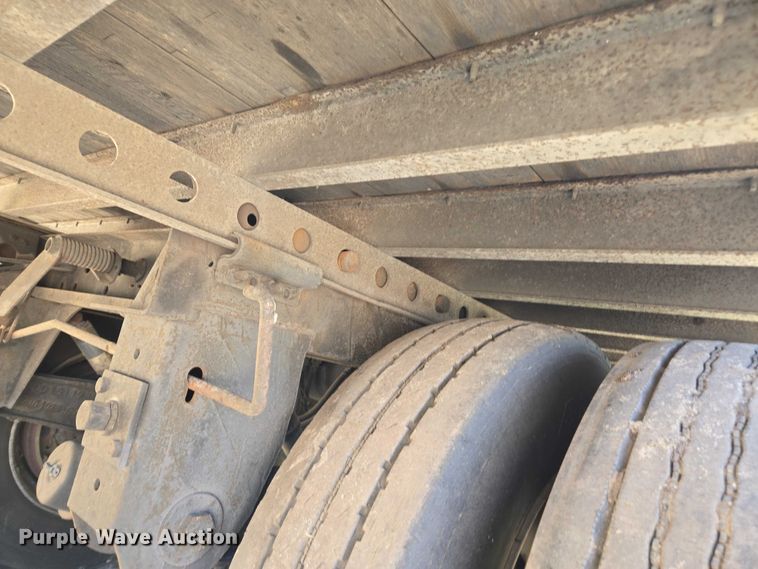 image for item DU2536 2011 Stoughton dry van trailer