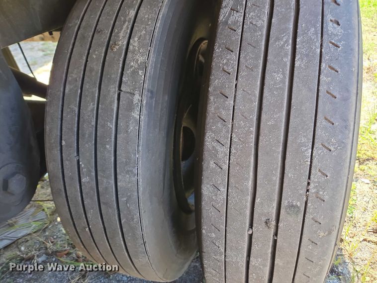 image for item DU2536 2011 Stoughton dry van trailer