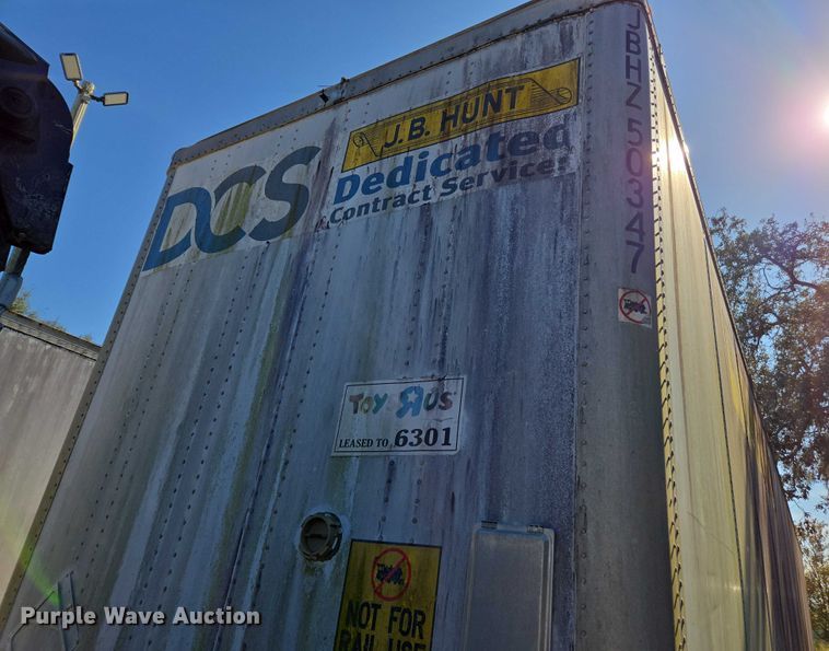 image for item DU2538 2002 Wabash dry van trailer
