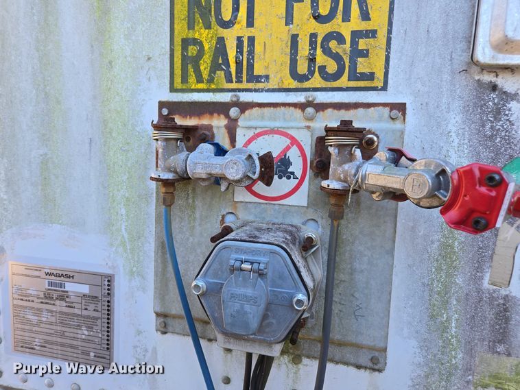 image for item DU2538 2002 Wabash dry van trailer