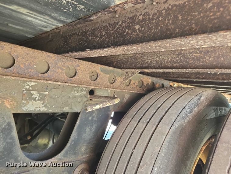 image for item DU2538 2002 Wabash dry van trailer