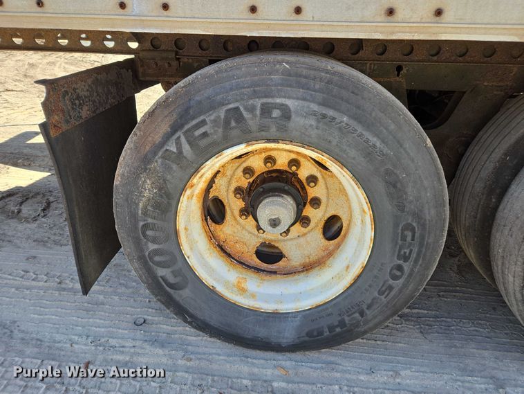 image for item DU2538 2002 Wabash dry van trailer