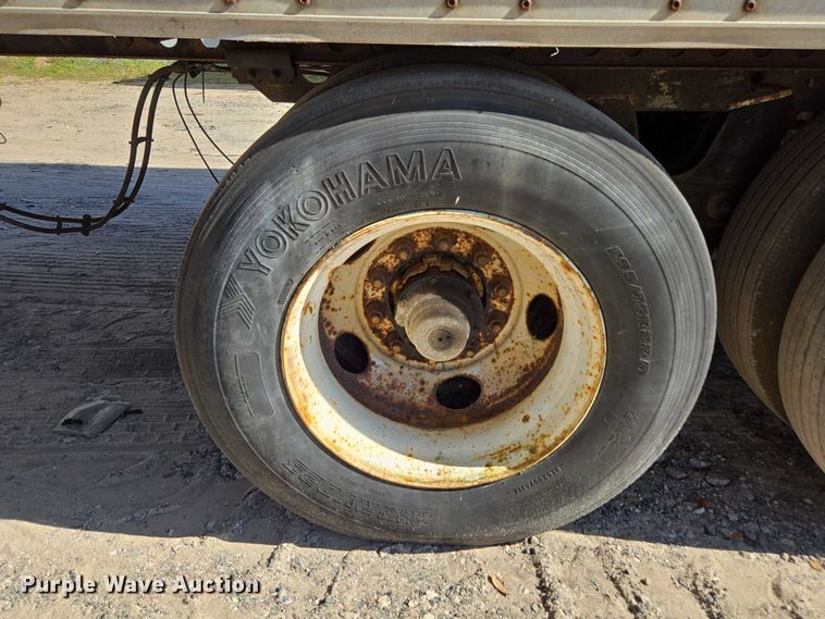 image for item DU2538 2002 Wabash dry van trailer