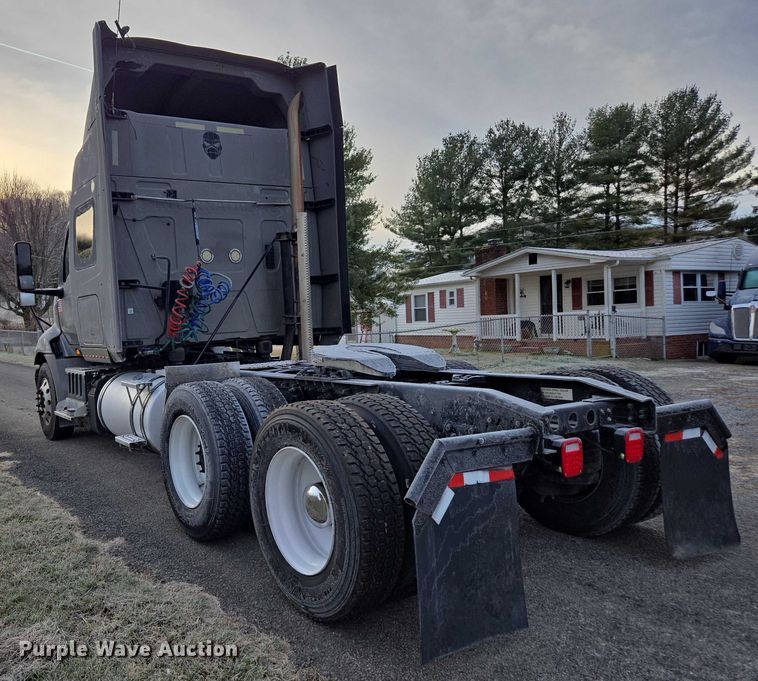 image for item DU2539 2018 International RH613 semi truck