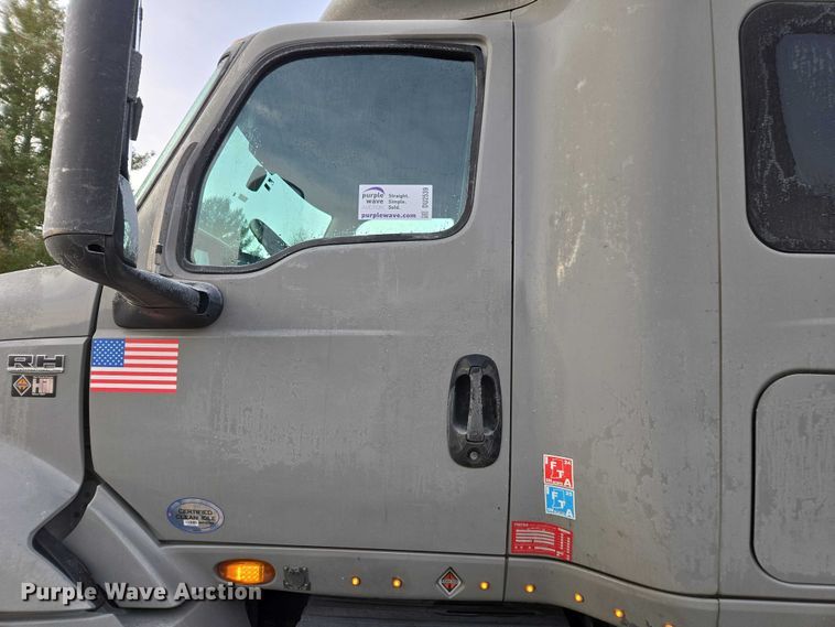 image for item DU2539 2018 International RH613 semi truck