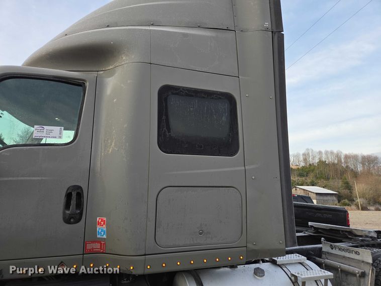 image for item DU2539 2018 International RH613 semi truck