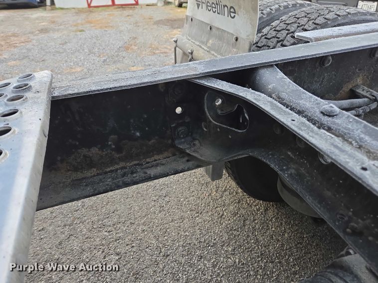 image for item DU2539 2018 International RH613 semi truck