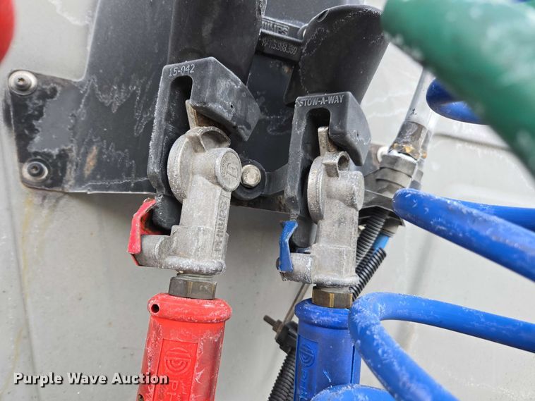 image for item DU2539 2018 International RH613 semi truck