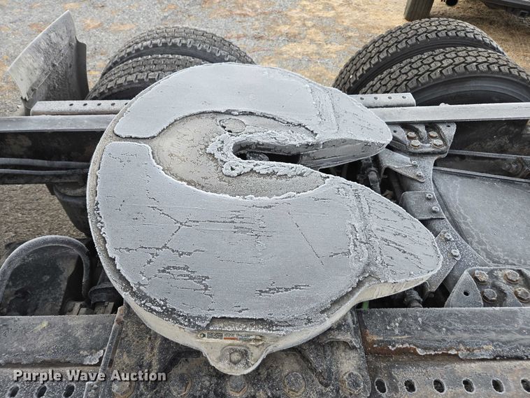 image for item DU2539 2018 International RH613 semi truck