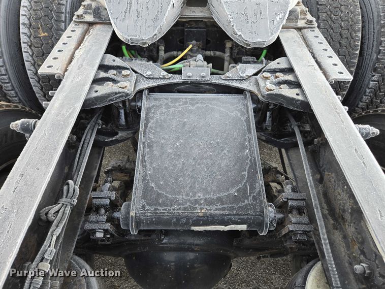 image for item DU2539 2018 International RH613 semi truck