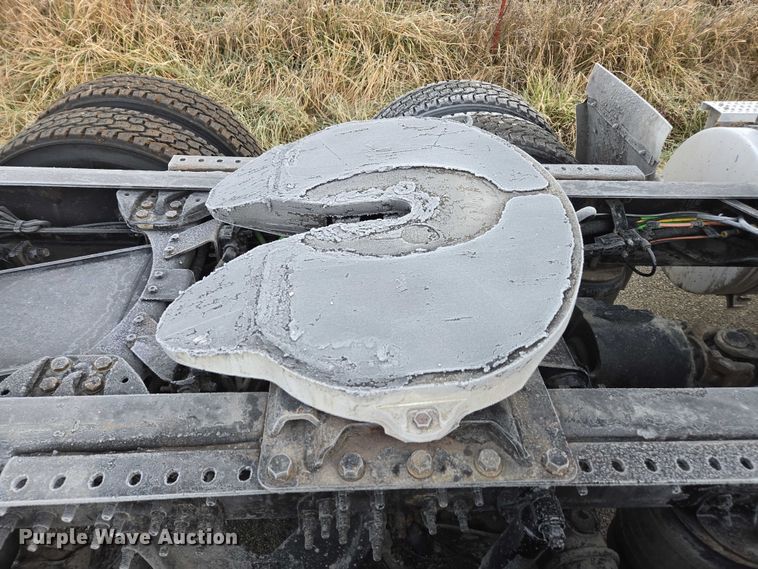 image for item DU2539 2018 International RH613 semi truck