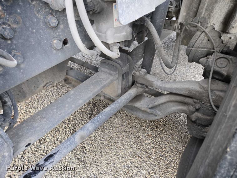 image for item DU2539 2018 International RH613 semi truck