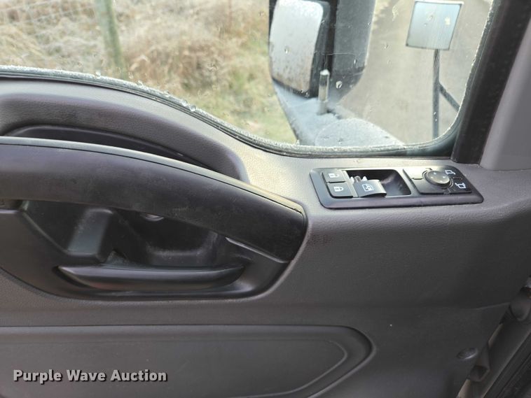 image for item DU2539 2018 International RH613 semi truck