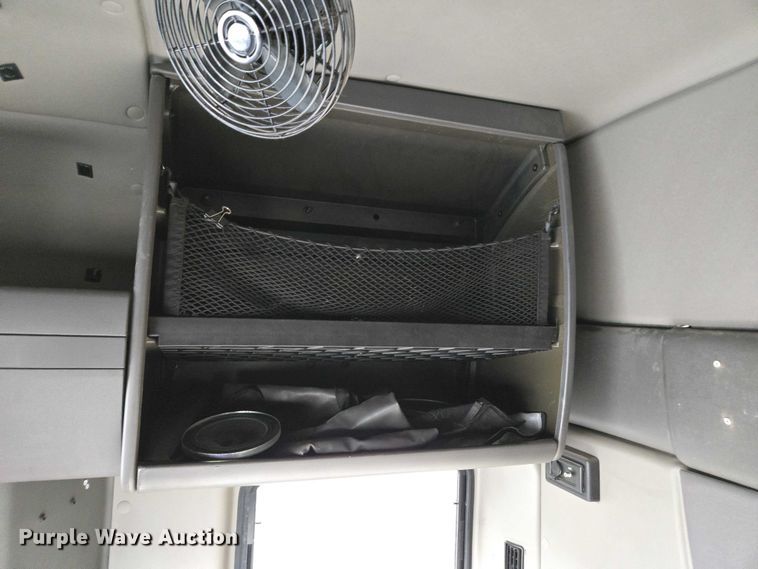 image for item DU2539 2018 International RH613 semi truck