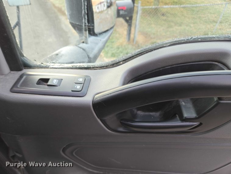 image for item DU2539 2018 International RH613 semi truck