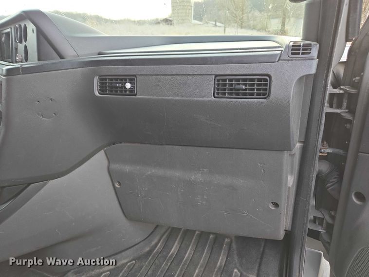 image for item DU2539 2018 International RH613 semi truck