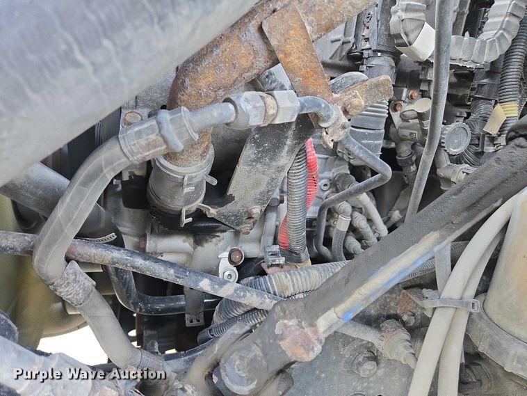 image for item DU2539 2018 International RH613 semi truck