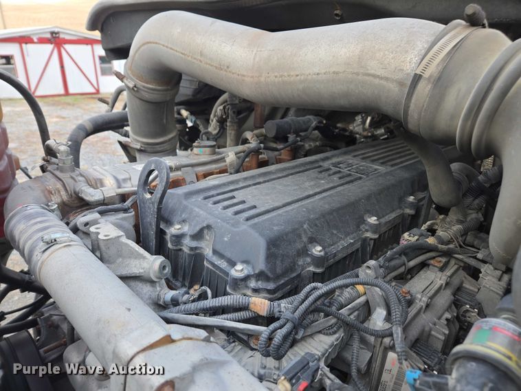 image for item DU2539 2018 International RH613 semi truck