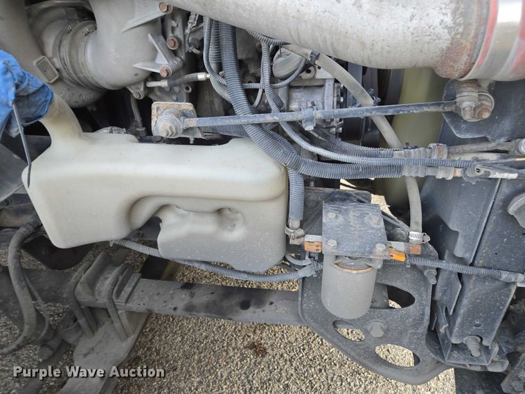 image for item DU2539 2018 International RH613 semi truck