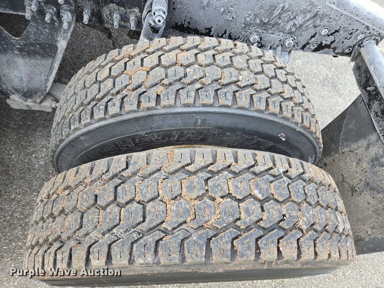 image for item DU2539 2018 International RH613 semi truck