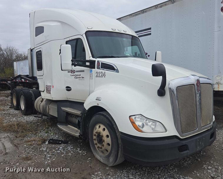 image for item DU2540 2017 Kenworth T680 semi truck