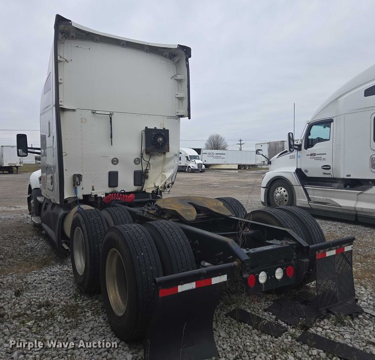 image for item DU2540 2017 Kenworth T680 semi truck