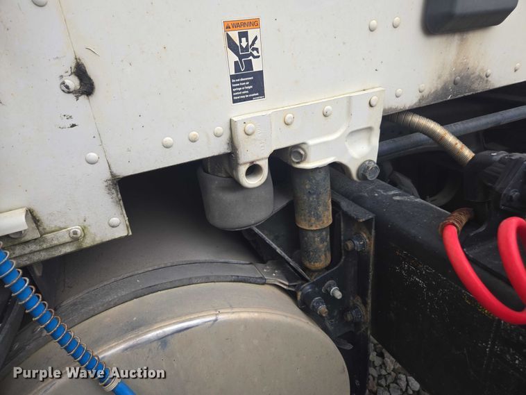 image for item DU2540 2017 Kenworth T680 semi truck