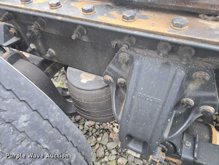 image for item DU2540 2017 Kenworth T680 semi truck