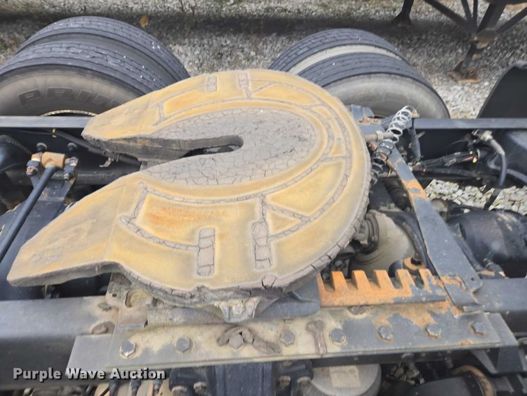 image for item DU2540 2017 Kenworth T680 semi truck