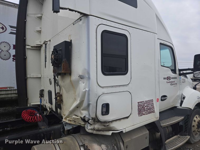 image for item DU2540 2017 Kenworth T680 semi truck