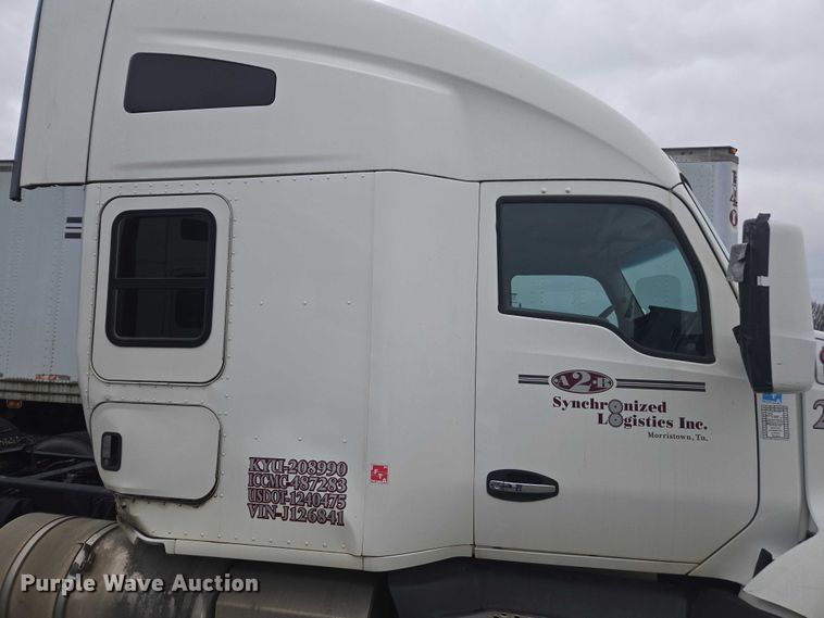 image for item DU2540 2017 Kenworth T680 semi truck