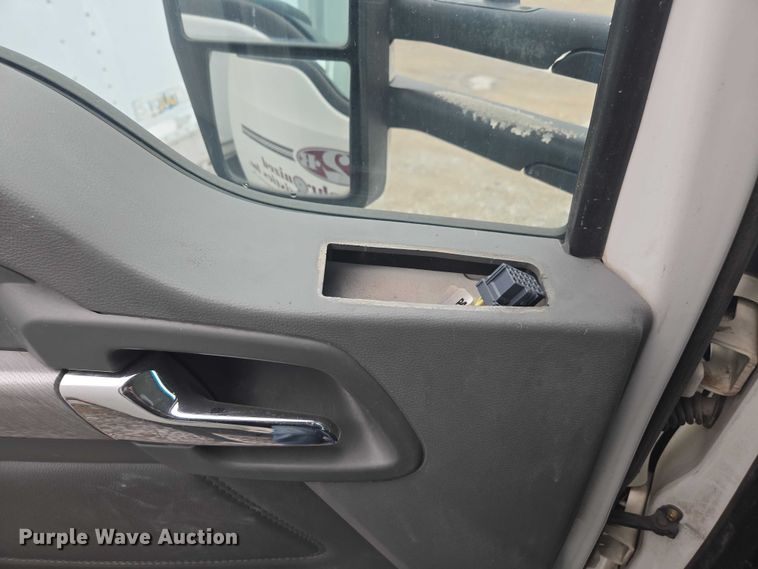 image for item DU2540 2017 Kenworth T680 semi truck